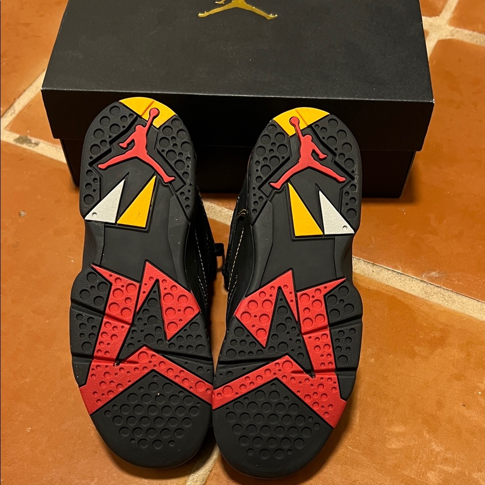 Kids Jordan 7 Retro “Citrus” Black, citrus, & varsity red - Picture 4 of 6